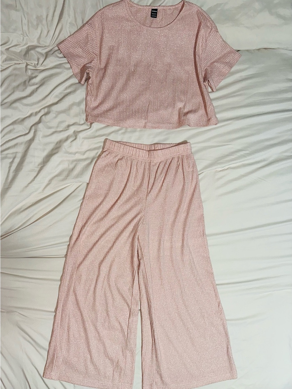 Shimmering Two-Piece Set - Light Pink